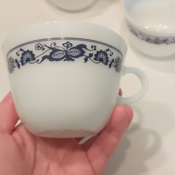 Pyrex Blue Onion Mugs - Picture 3 of 4